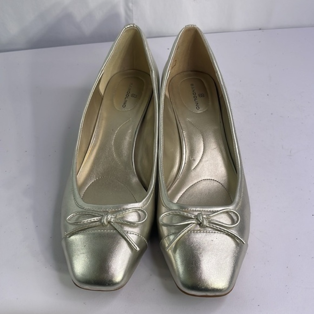 Bandolino gold cap tie with bow pumps